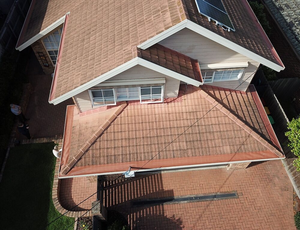 What is the Best Sealant for Cracked or Broken Roof Tiles? Royce Roofing
